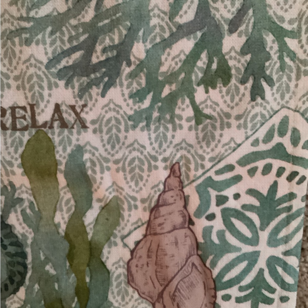 PRETTY SEAHORSE TEA TOWEL - Green and White - Picture 11 of 12